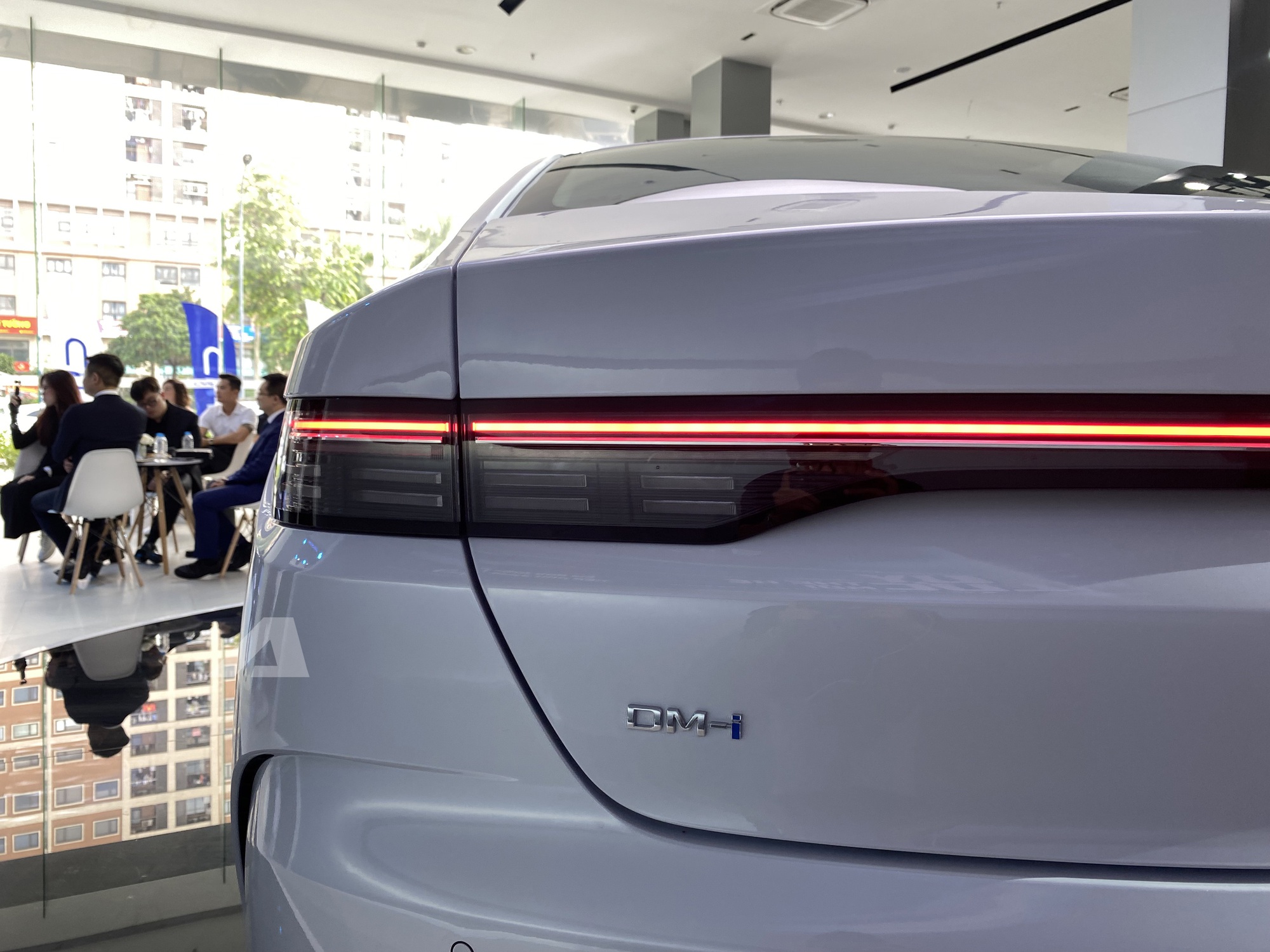 BYD Seal 5 ra mắt Việt Nam: Giá 696 triệu đồng, cùng cỡ Civic, máy hybrid cắm sạc tiêu thụ 3,8 lít/100km - Ảnh 6