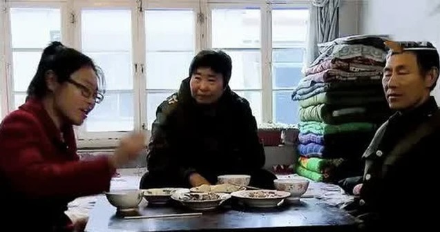 Sửng sốt về thế hệ “ký sinh trùng”: Con 30 tuổi vẫn bám víu, cha mẹ oằn lưng gánh nợ khi bị biến thành “ngân hàng sống” - Ảnh 3