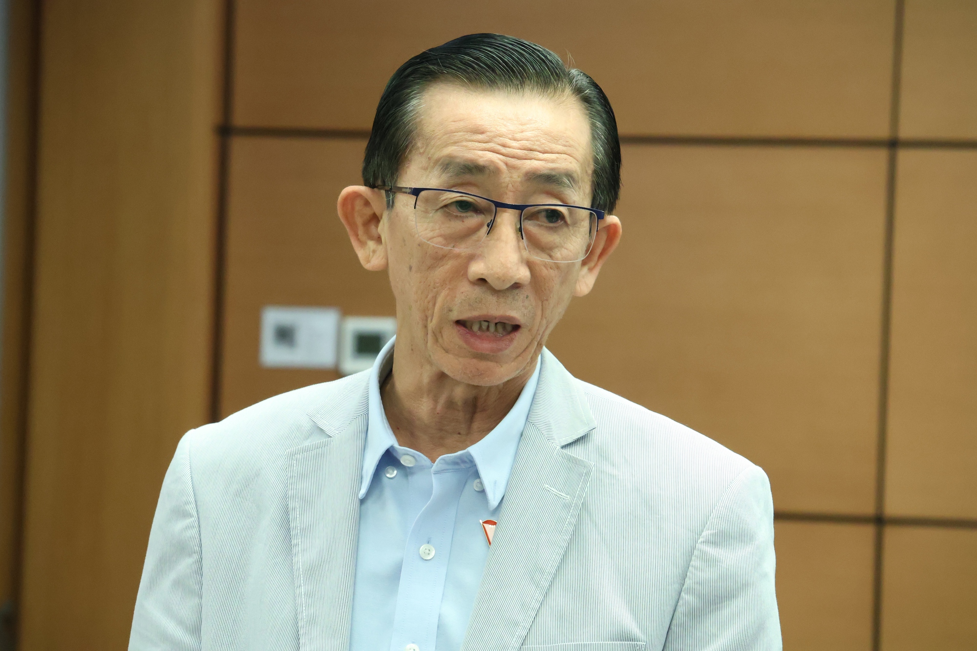 Đại biểu Quốc hội Trần Hoàng Ngân đề nghị xem xét nâng mức chi trả bảo hiểm tiền gửi - Ảnh 3