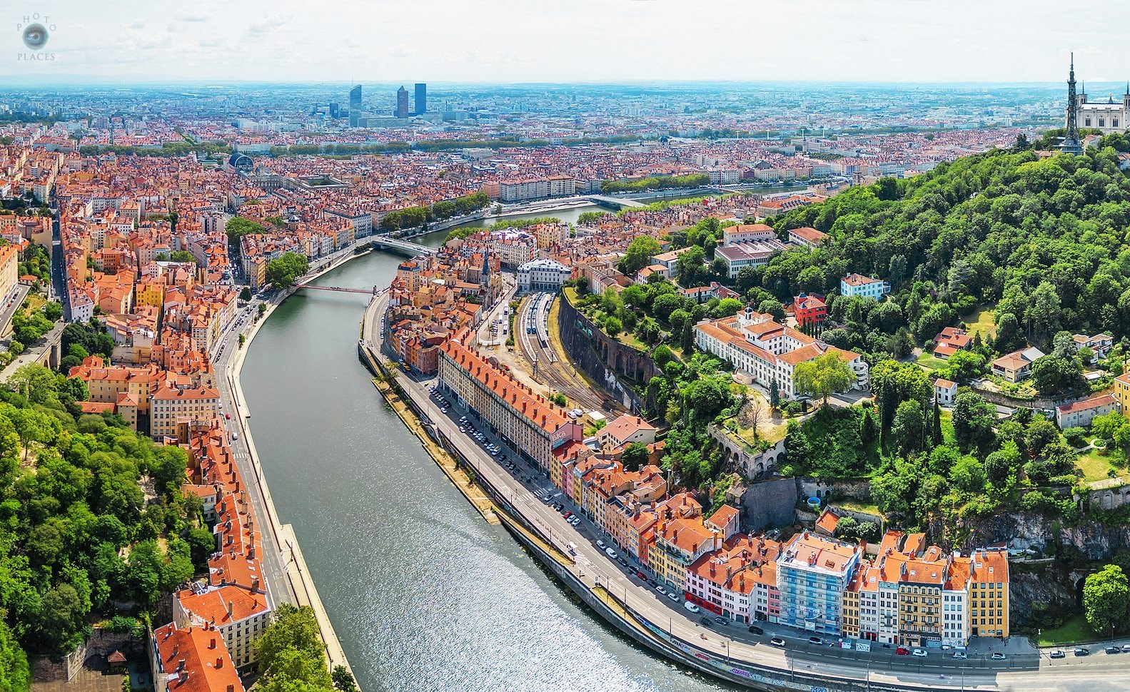 Quốc gia có thể chỉ tăng trưởng 0,8% lại đang “ngập” trong nợ, hiện vượt qua cả GDP - Ảnh 1