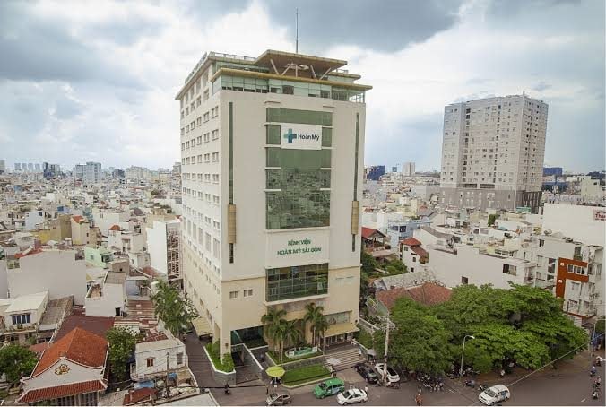 Chủ chuỗi bệnh viện tư lớn nhất Việt Nam tiếp tục lãi lớn: Lợi nhuận 6 tháng tăng gấp đôi, lãi tổng cộng 1.900 tỷ từ đầu năm 2022 - Ảnh 1