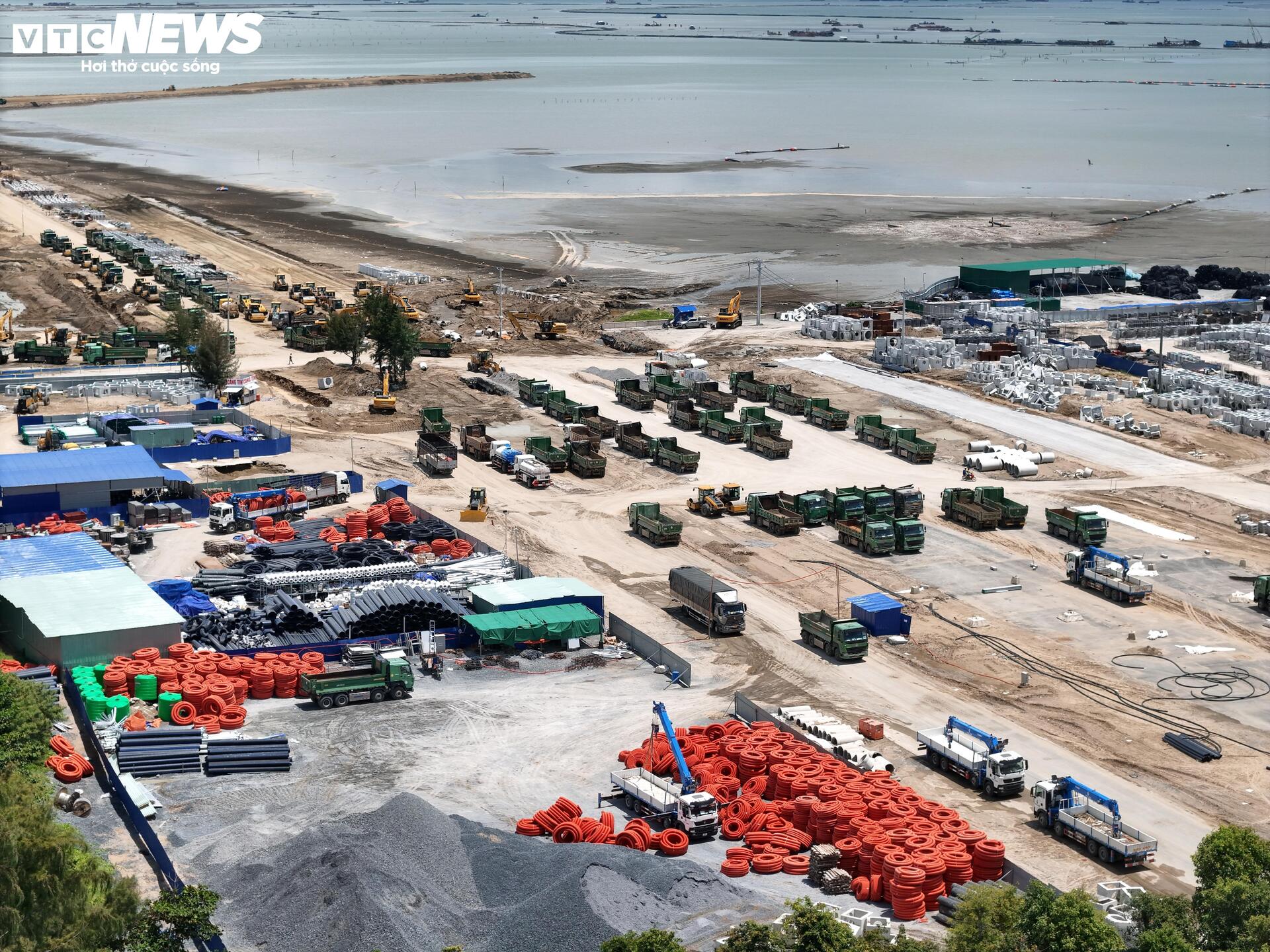 Toàn cảnh siêu dự án lấn biển Cần Giờ sau gần nửa năm khởi công - Ảnh 3