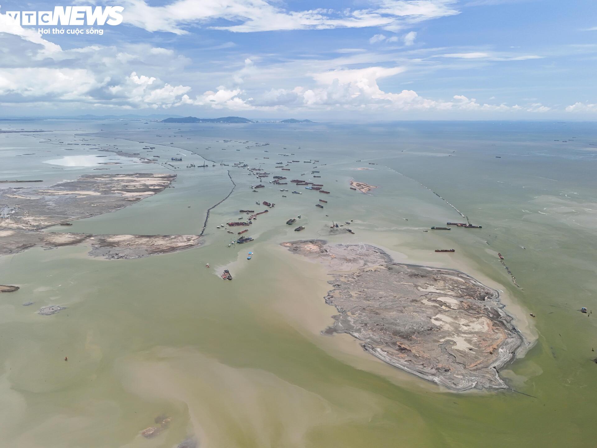 Toàn cảnh siêu dự án lấn biển Cần Giờ sau gần nửa năm khởi công - Ảnh 11