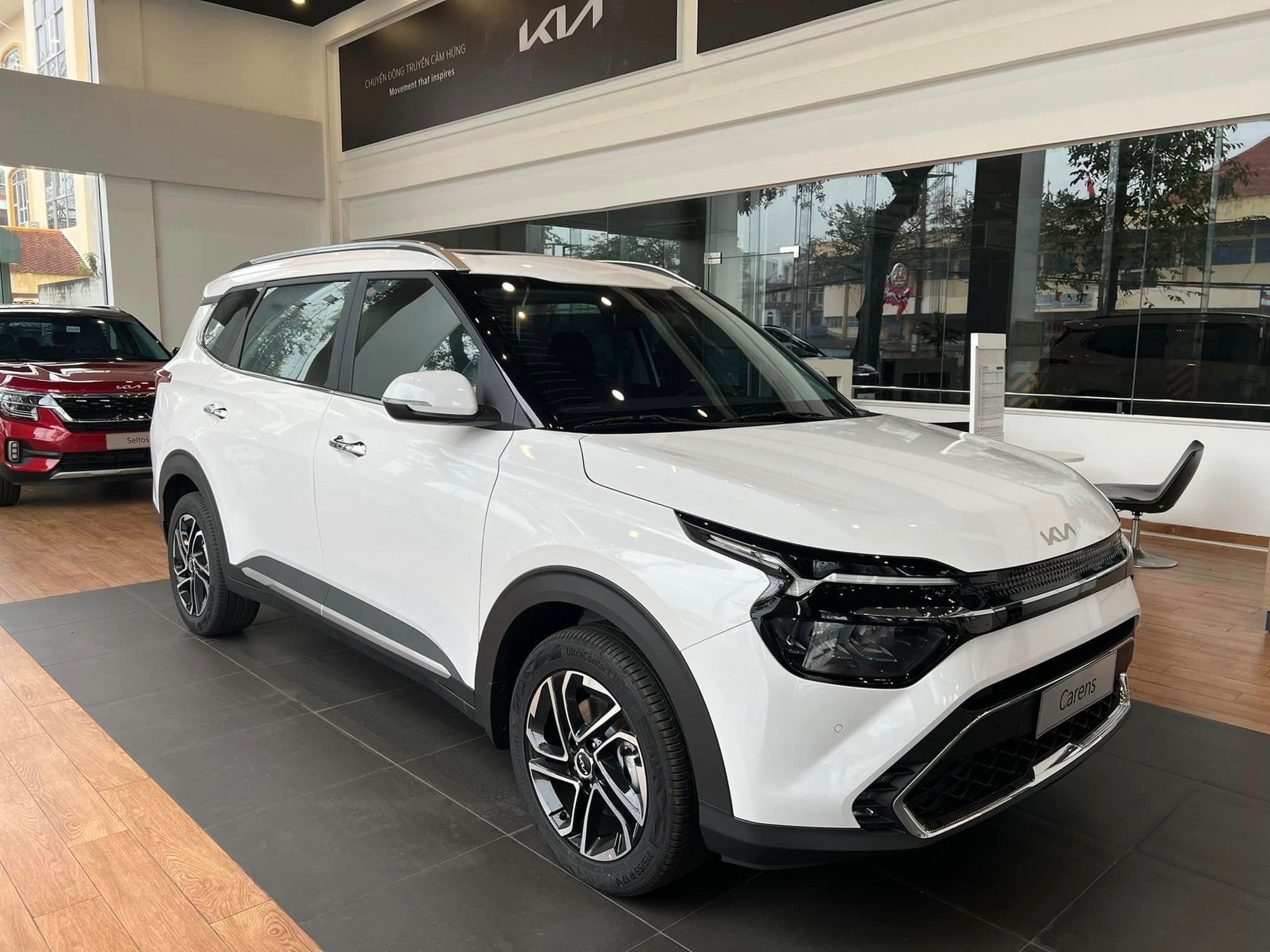 Loạt MPV 7 chỗ giảm giá sâu trong tháng 10: Cao nhất đến 70 triệu đồng, giá thực tế có mẫu tiệm cận hatchback hạng A - Ảnh 7