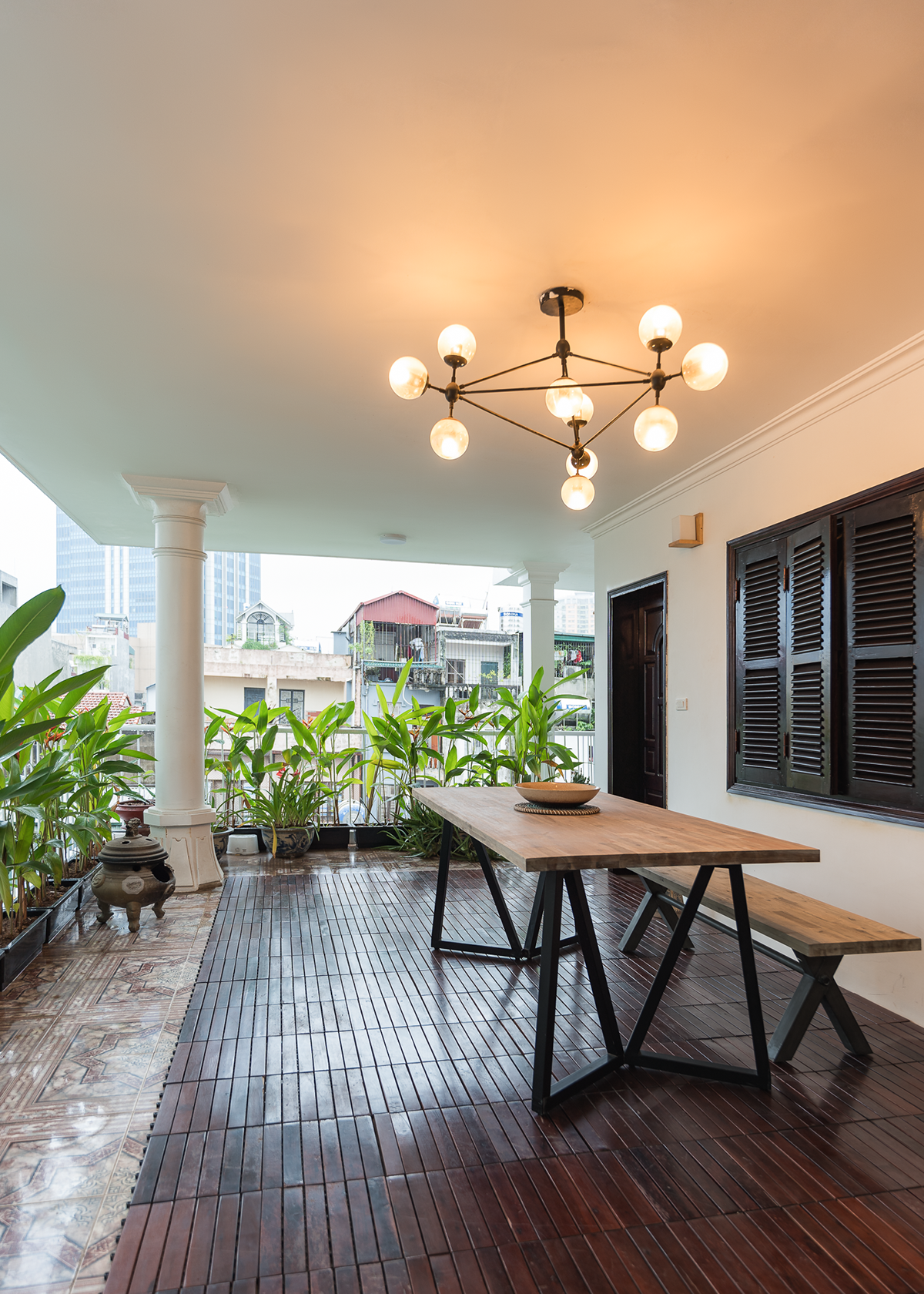 Cải tạo nhà ống chật chội thành không gian sống xanh mát - Ảnh 11