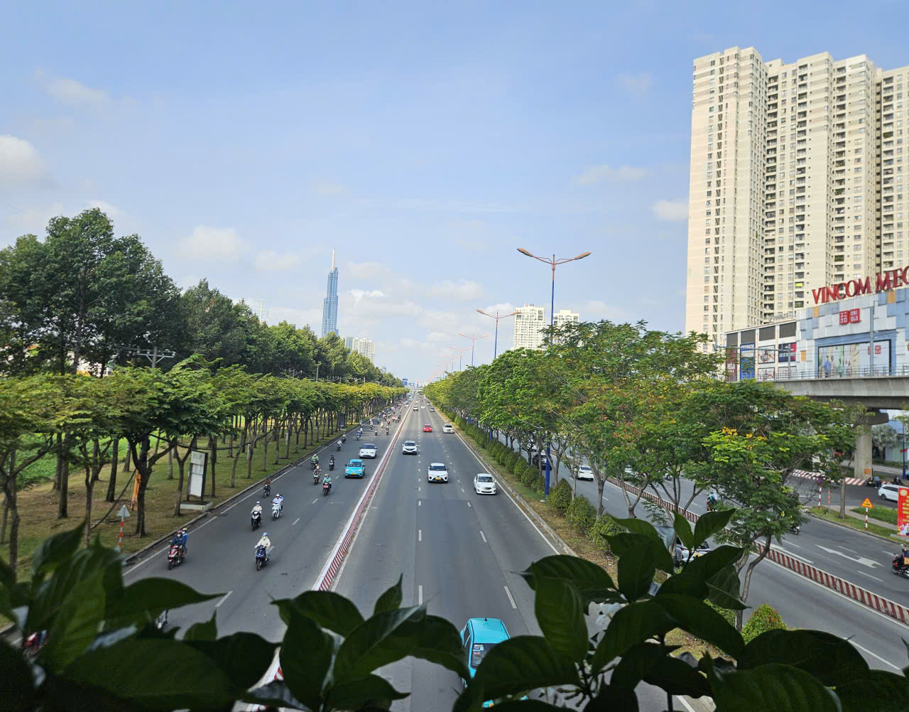 Kinh tế TP HCM quý III/2025 tăng trưởng vượt dự báo - Ảnh 1