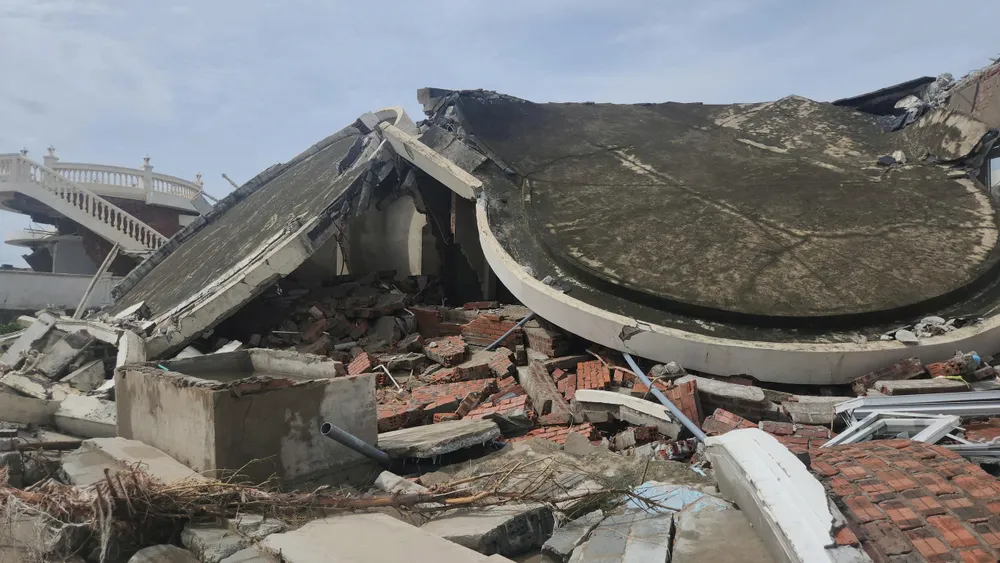 Sở Xây dựng Hà Tĩnh nói gì về vụ nhiều căn villa sát biển đổ sập sau bão số 10? - Ảnh 6