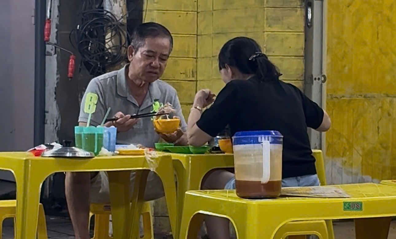 Lẩu 39.000 - 69.000 đồng "làm mưa làm gió" ở TP HCM - Ảnh 6