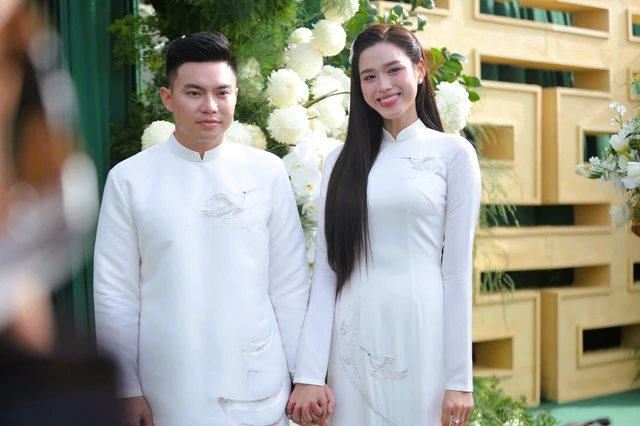 Tập đoàn Sơn Hải nhà chồng sắp cưới Hoa hậu Đỗ Thị Hà trả lương thưởng cho nhân viên: Lái xe ủi, xe ben hơn 300 triệu, kỹ sư hơn 500 triệu, quản lý 1,4 tỷ đồng một năm - Ảnh 1