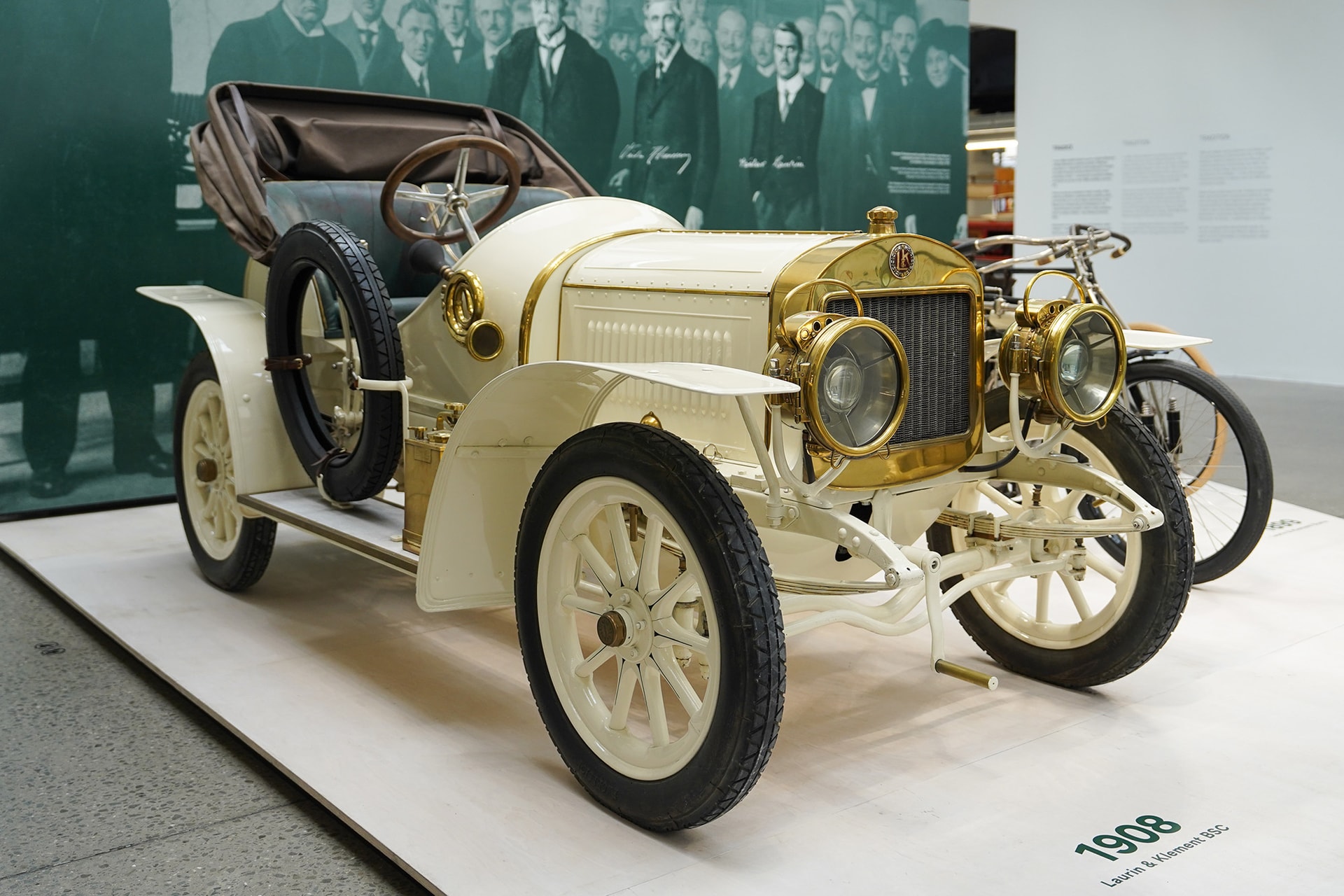 Mãn nhãn ngắm xe cổ xuyên suốt lịch sử 130 năm của Skoda - Ảnh 4