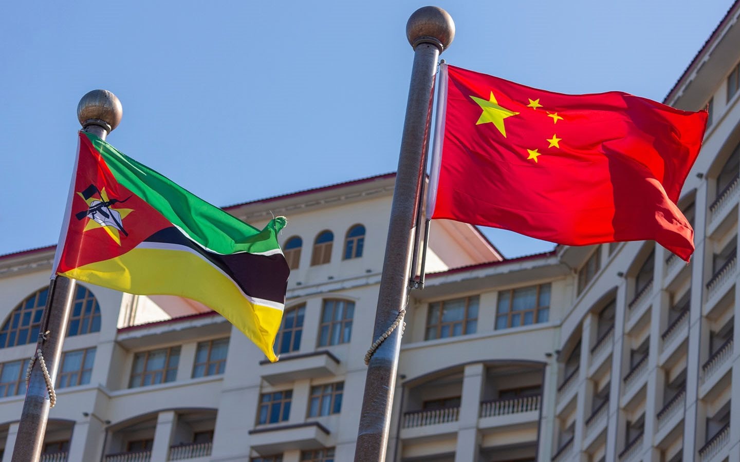 Vay Trung Quốc 1,3 tỷ USD, quốc gia hơn 35 triệu dân được Bắc Kinh miễn lãi, viện trợ thêm 14 triệu USD - Ảnh 1