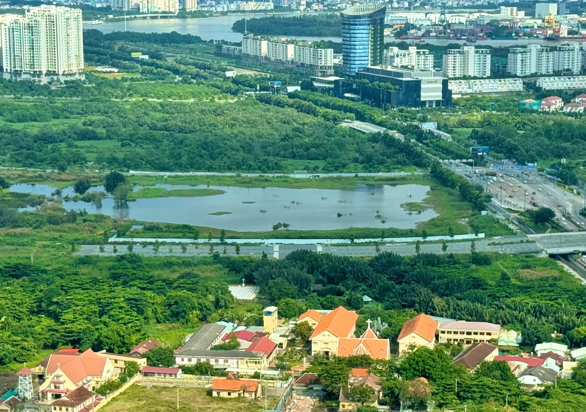 TP HCM còn khoảng 100 dự án đang chờ đóng tiền sử dụng đất - Ảnh 1