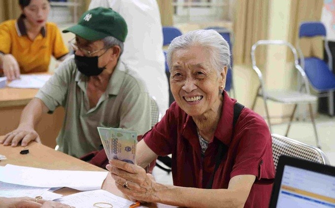 Tăng trợ cấp nghỉ hưu gấp 4 lần, ai được hưởng? - Ảnh 1