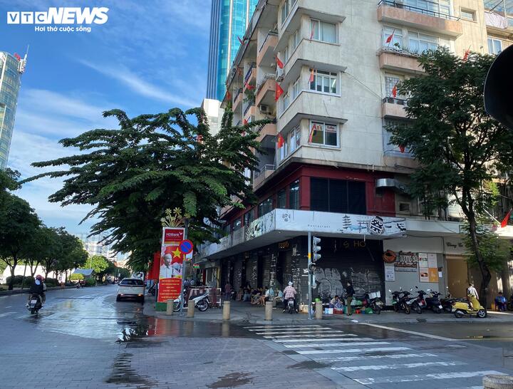 Mặt bằng giá thuê tiền tỷ/tháng bỏ trống ở TP.HCM - Ảnh 1