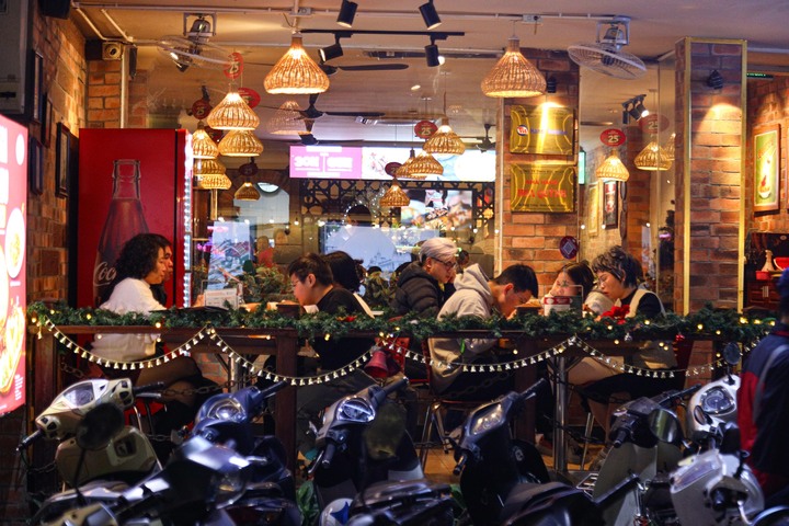 Những tín hiệu tích cực phía sau làn sóng hơn 50.000 cửa hàng F&B biến mất - Ảnh 2