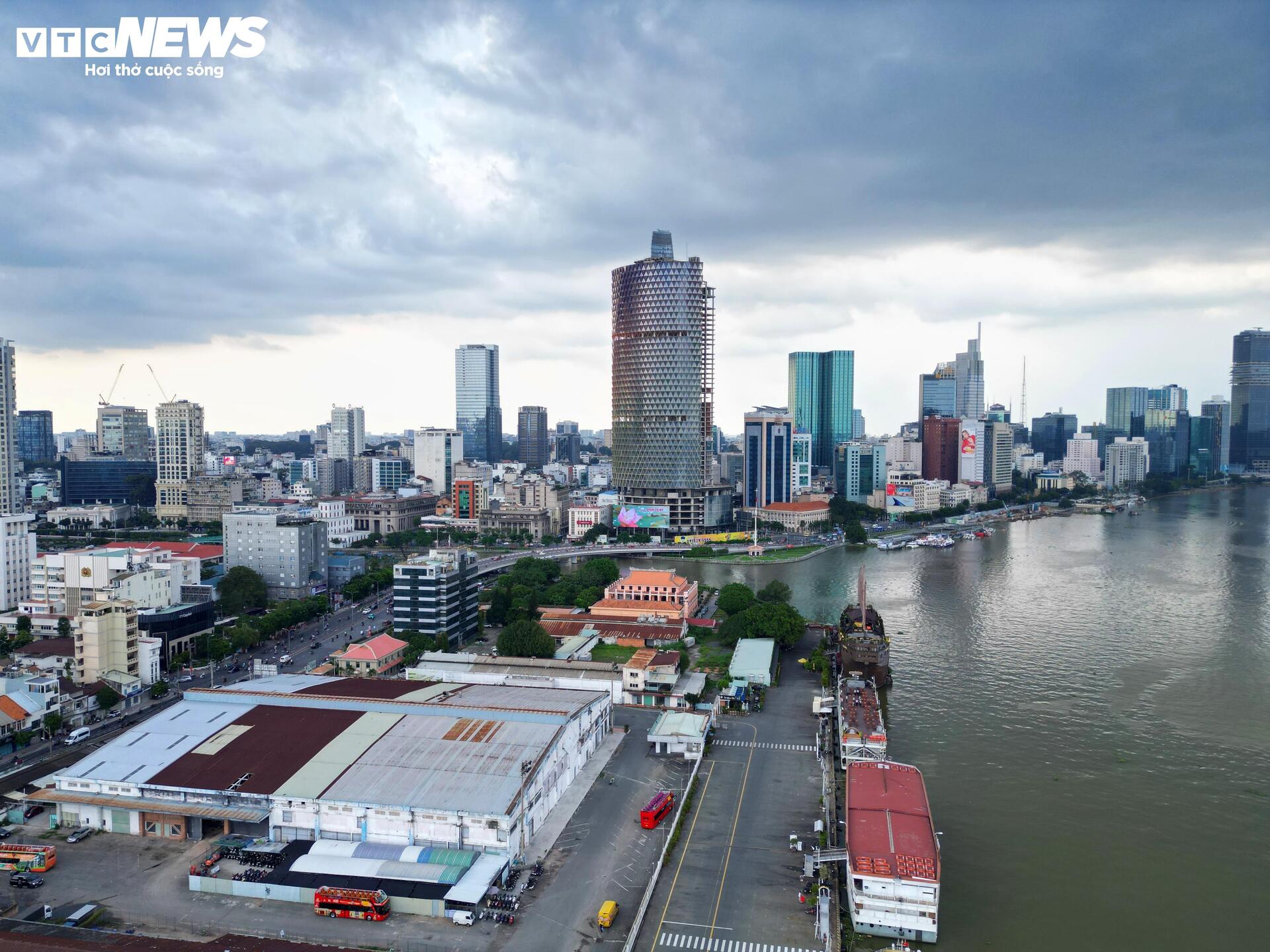 Người dân mong ngóng ngày mở rộng 'tuyến đường ùn tắc nhất TP.HCM' - Ảnh 4