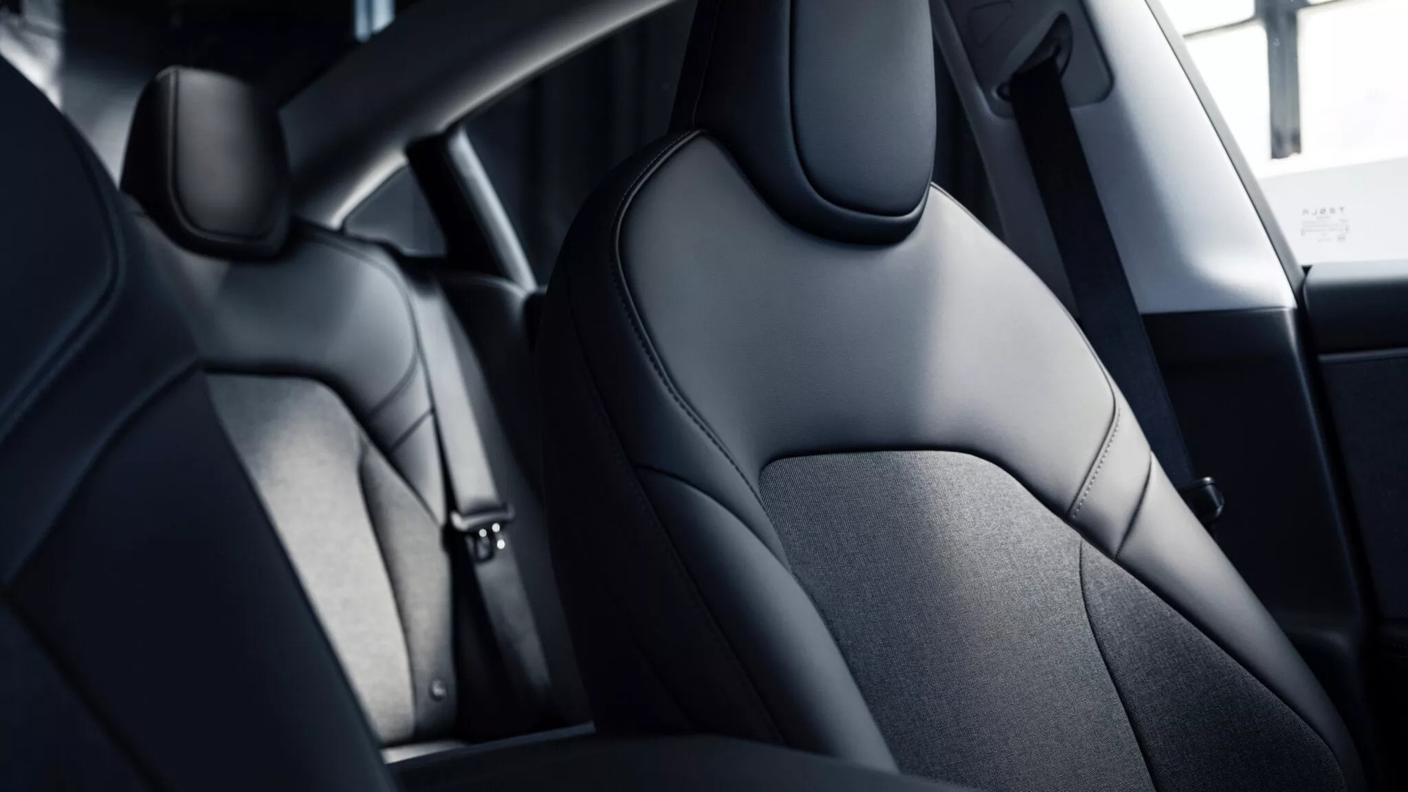 Tesla ra mắt phiên bản giá rẻ cho xe điện Model 3 và Model Y: Giá thấp nhất tương đương 975 triệu, quyết đấu xe Trung Quốc - Ảnh 17