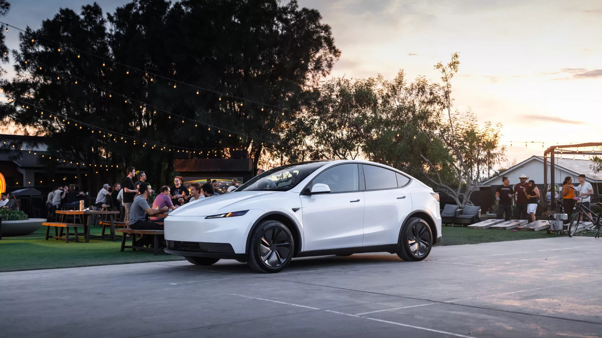 Tesla ra mắt phiên bản giá rẻ cho xe điện Model 3 và Model Y: Giá thấp nhất tương đương 975 triệu, quyết đấu xe Trung Quốc - Ảnh 3