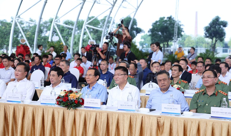 Tổng Bí thư Tô Lâm dự lễ khởi công xây dựng sân vận động hiện đại nhất Việt Nam - Ảnh 2