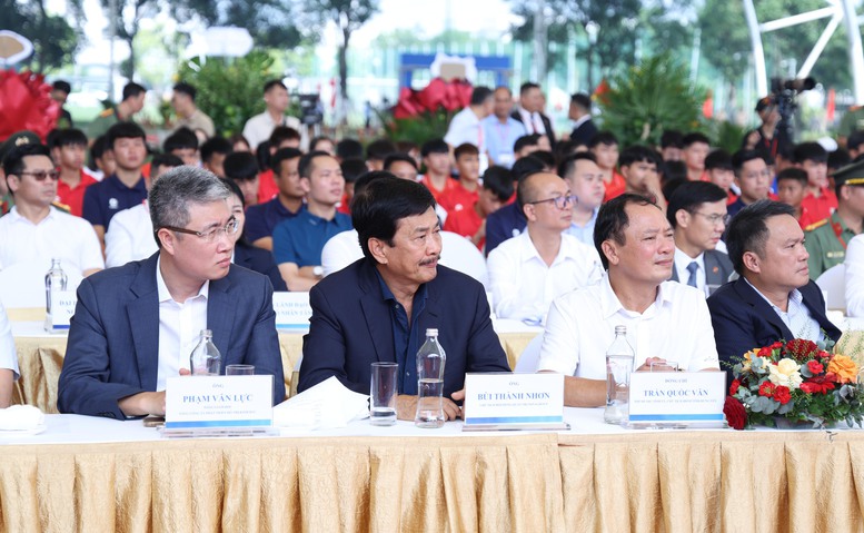 Tổng Bí thư Tô Lâm dự lễ khởi công xây dựng sân vận động hiện đại nhất Việt Nam - Ảnh 3