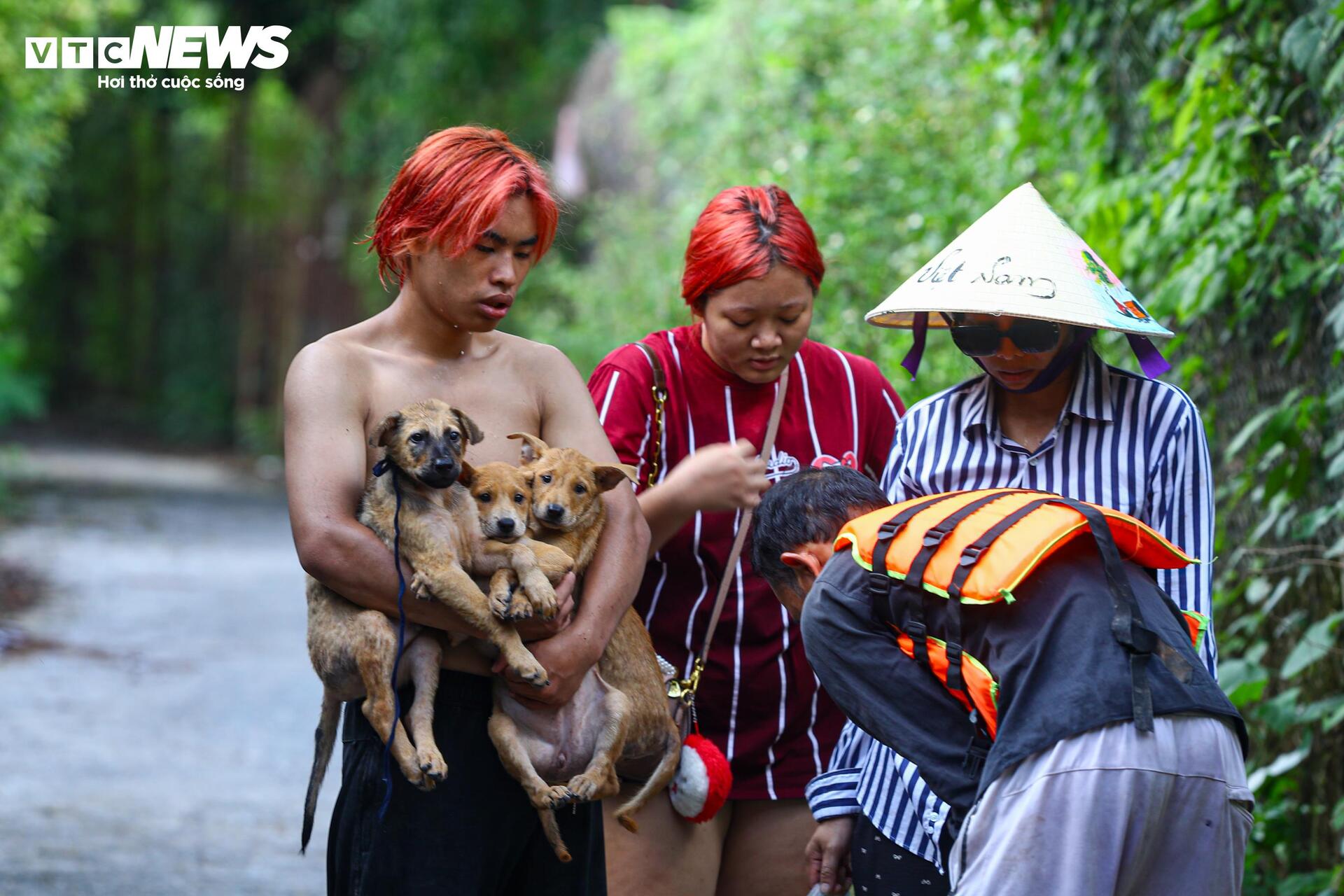 Sông Hồng dâng nước lớn, bủa vây khu dân cư ven bờ - Ảnh 24