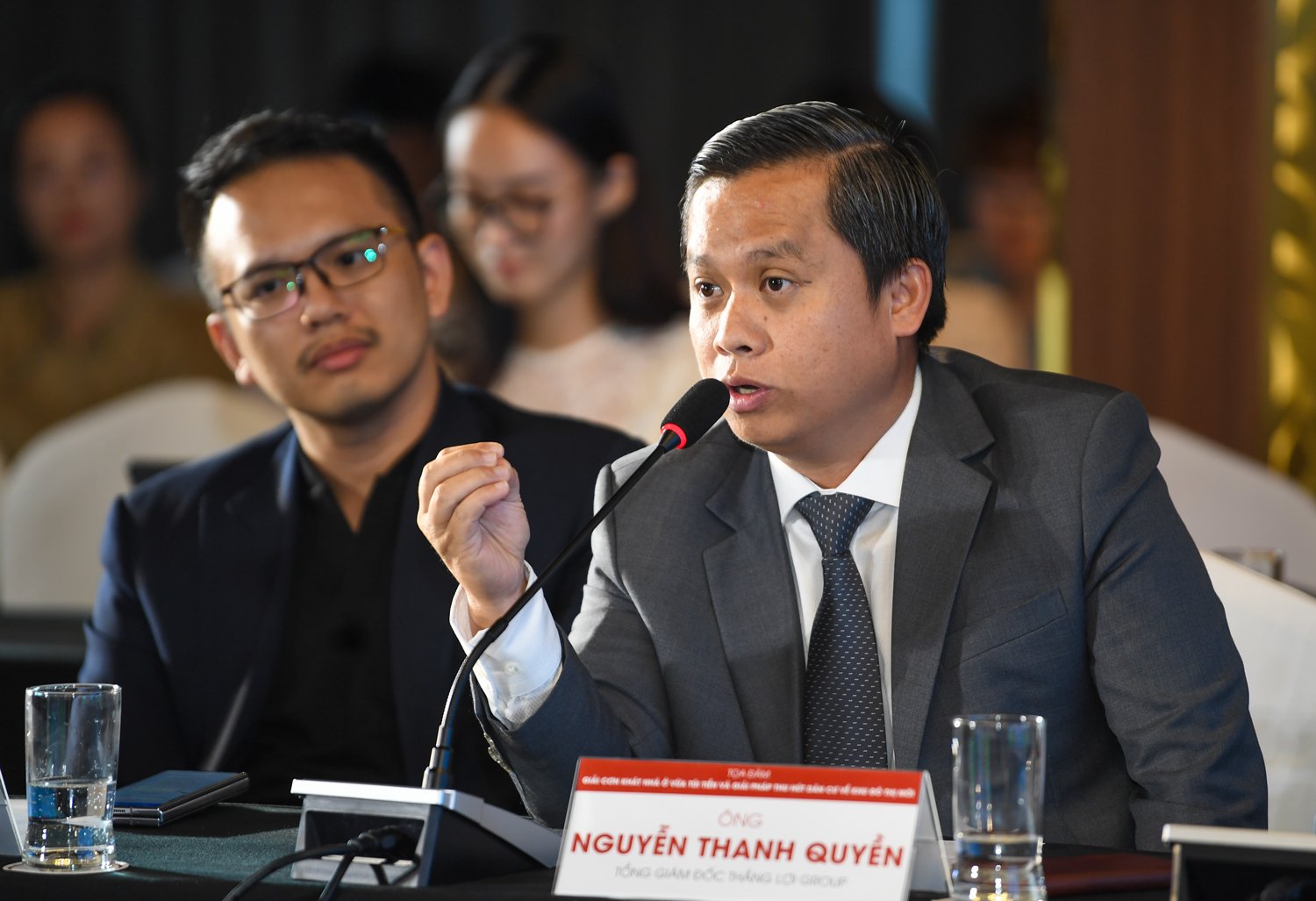 Giá chung cư đang cao kỷ lục, nhiều người cho rằng nên "ghìm" giá phân khúc cao cấp xuống để kéo giá nhà giảm? - Ảnh 2