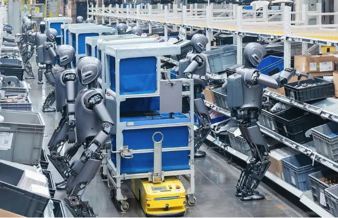 Lãnh đạo phương Tây 'sốc nặng' khi thăm nhà máy Trung Quốc: Không bóng người, chỉ toàn thứ lạ lùng này - Ảnh 2