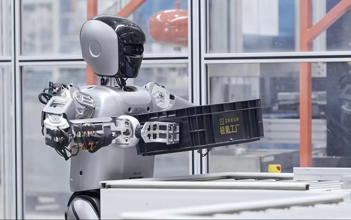 Lãnh đạo phương Tây 'sốc nặng' khi thăm nhà máy Trung Quốc: Không bóng người, chỉ toàn thứ lạ lùng này - Ảnh 3