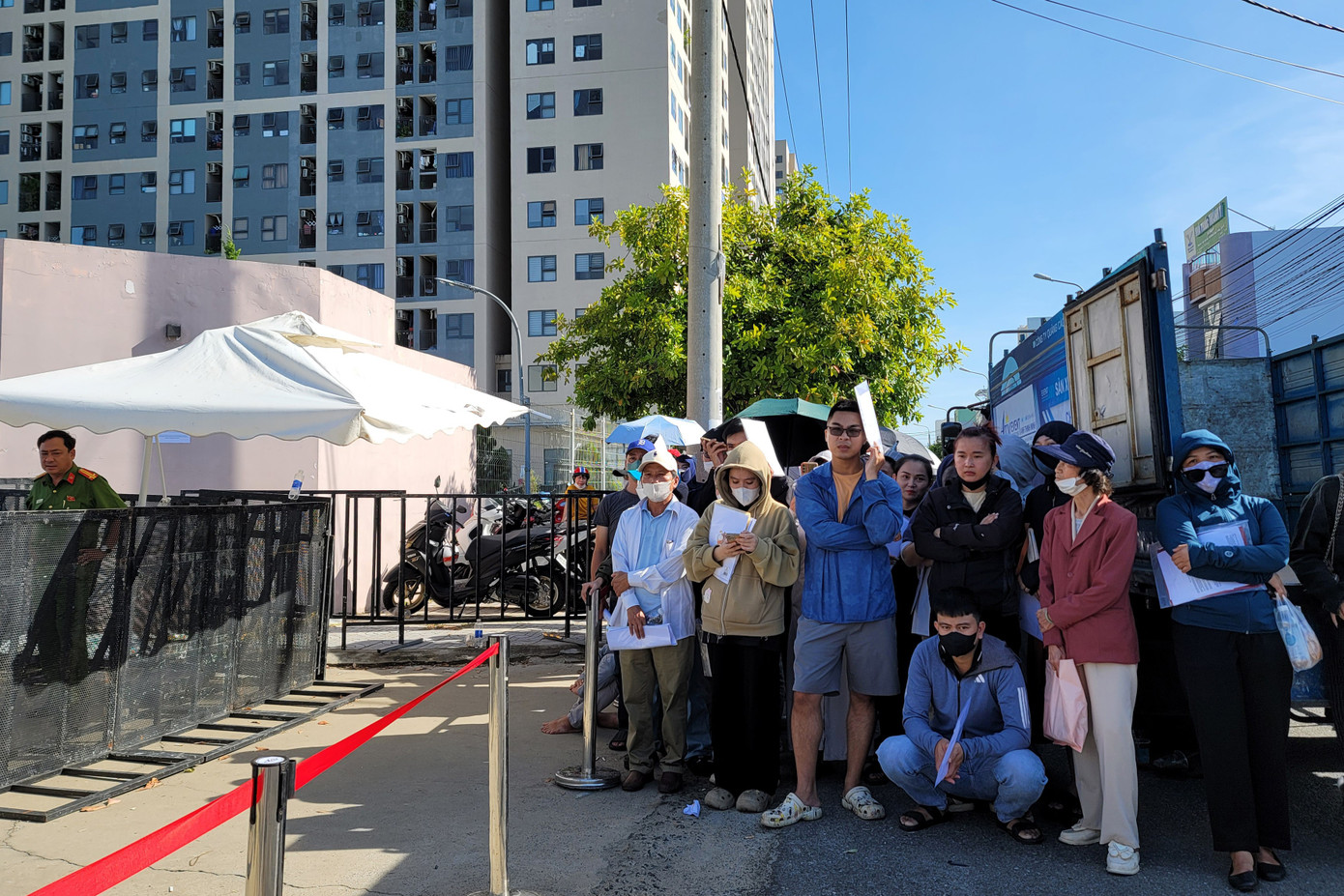 'Hạ nhiệt' cơn sốt đất, Đà Nẵng mạnh tay xử lý tình trạng thao túng, đầu cơ thổi giá - Ảnh 1