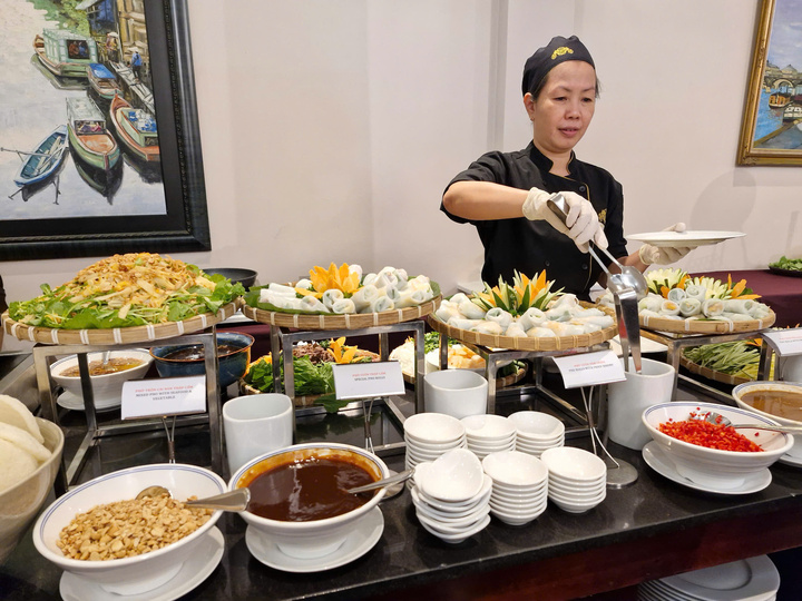 Cuộc thanh lọc của thị trường F&B: Hơn 50.000 cửa hàng ăn uống đóng cửa - Ảnh 2