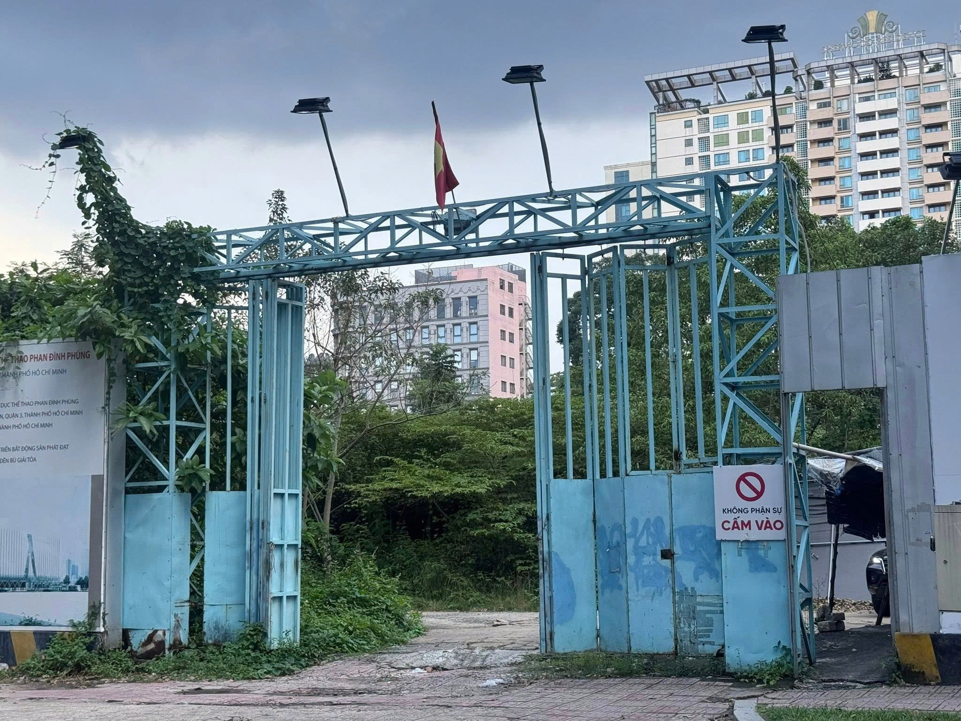 Loạt dự án 'đất vàng' trung tâm TP.HCM dần khởi động sau nhiều năm 'quây tôn' - Ảnh 11