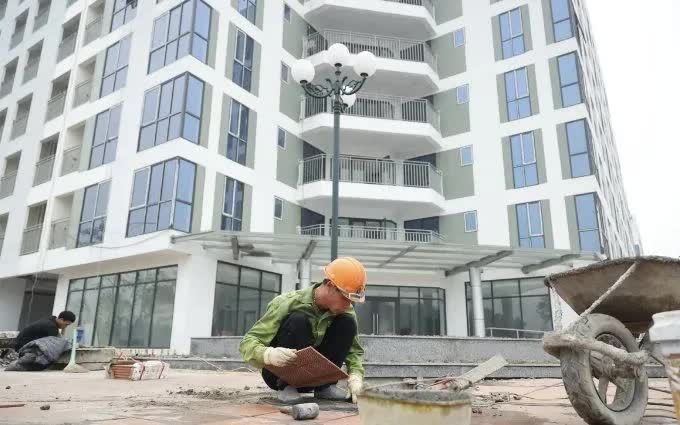 Bộ Xây dựng triển khai 5 đoàn kiểm tra, tháo gỡ khó khăn về nhà ở xã hội - Ảnh 1