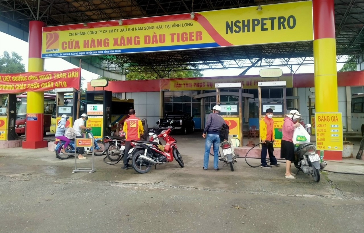 Công ty dầu khí Nam Sông Hậu: Giám đốc bị bắt, cổ phiếu lao đao - Ảnh 2