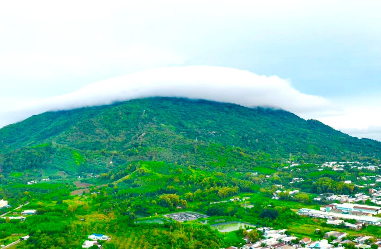 Ngọn núi từng xuất hiện ‘đĩa mây’ sắp thành khu du lịch sinh thái nghìn tỷ - Ảnh 4