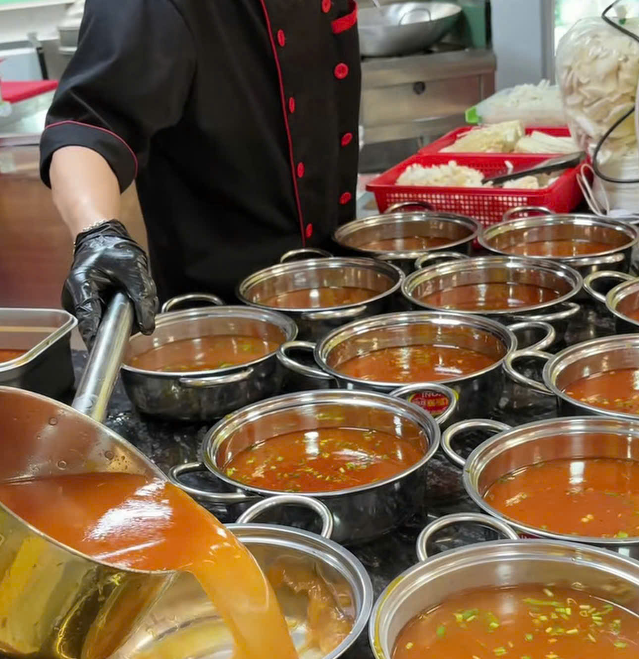 Lẩu 39.000 - 69.000 đồng "làm mưa làm gió" ở TP HCM - Ảnh 2