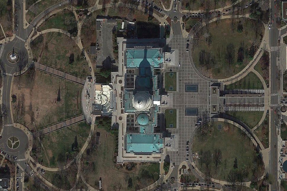 9 địa điểm kỳ bí nhất bị làm mờ trên Google Maps hiện có thể xem vô tư - Ảnh 3