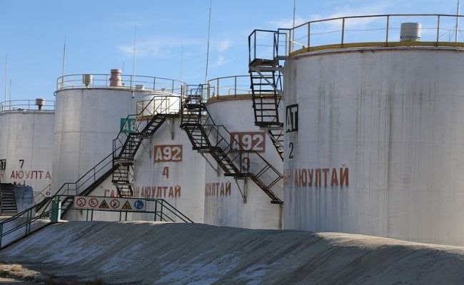 Nga tiếp tục cấm xuất khẩu xăng dầu, Trung Quốc chớp thời cơ, tiếp cận khách hàng 'ruột' của Moscow, cam kết cung cấp khối lượng lớn - Ảnh 1