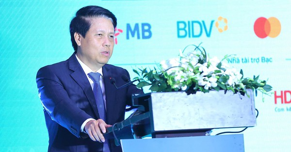Phó Thống đốc NHNN Phạm Tiến Dũng: Không thể để “mua vé tàu hết 15.000 đồng mà chi phí xử lý giao dịch mất tới 1.000 đồng"