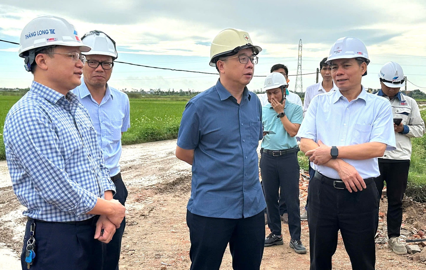 EVNNPT đẩy nhanh tiến độ dự án đường dây 500kV Hải Phòng – Thái Bình - Ảnh 1