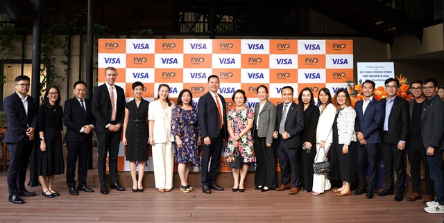 Trả góp phí bảo hiểm an toàn và thông minh nhờ sự kết hợp giữa FWD Việt Nam và Visa - Ảnh 1