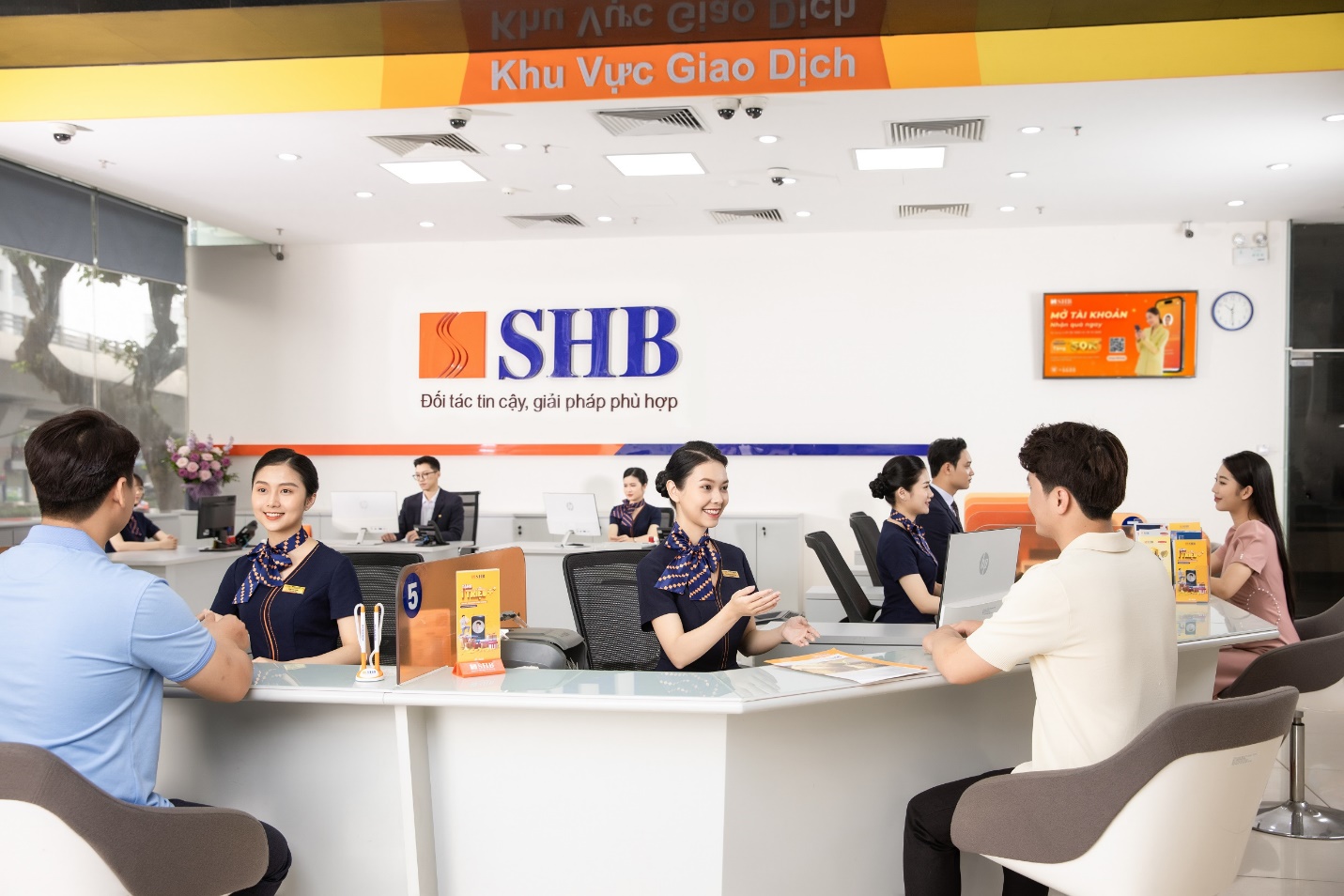 SHB lấy ý kiến cổ đông bằng văn bản về phương án tăng vốn điều lệ năm 2025 - Ảnh 1