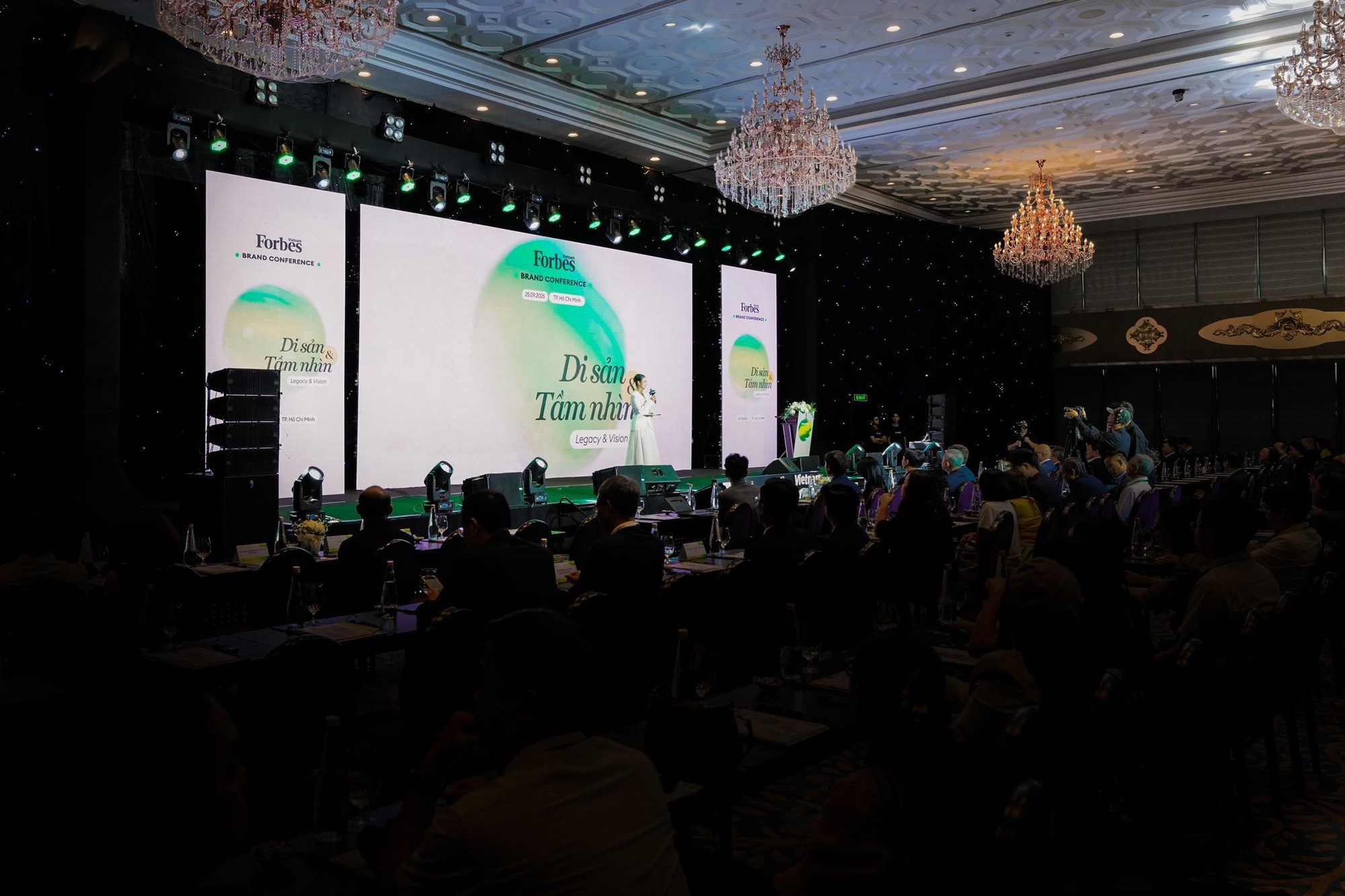 SunUni Academy tại Forbes 2025: Đào tạo tiếng Anh trực tuyến trong thời đại mới - Ảnh 1