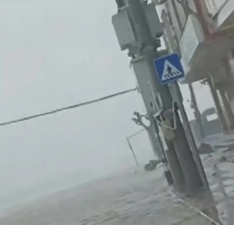 Rùng mình trước sức tàn phá của bão Matmo: Lũ cuồn cuộn ập vào nhà dân như sóng thần trong vài giây - Ảnh 2