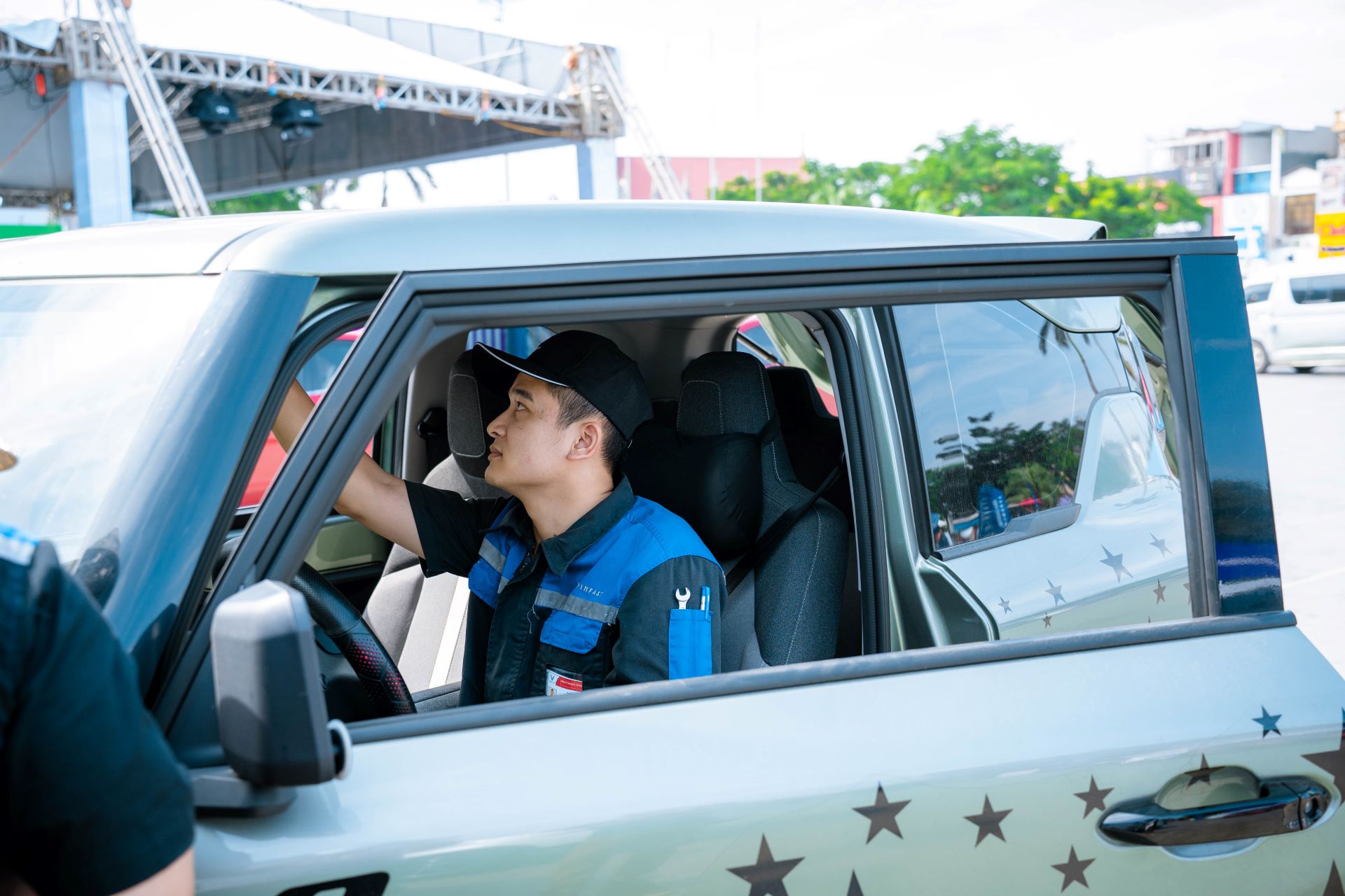 Chính sách hậu mãi 5 sao của VinFast ghi điểm với khách hàng Việt - Ảnh 1