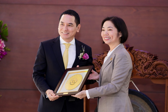 Niêm yết và chính thức giao dịch hơn 2,31 cổ phiếu chứng khoán TCBS (TCX) ngày 21/10 - Ảnh 1