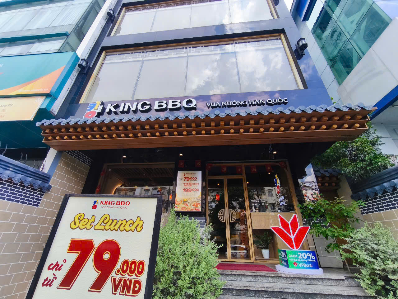 VPBank duy trì phong độ ấn tượng, giữ vững ngôi đầu thị trường thẻ tín dụng - Ảnh 1