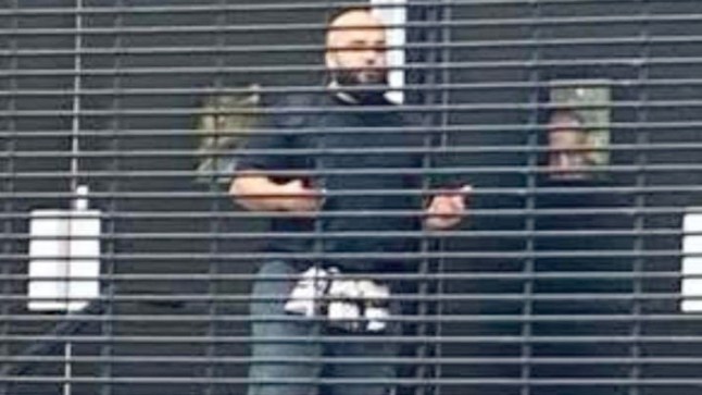 "Tấn công khủng bố" ở Anh, nhiều người thương vong - Ảnh 2