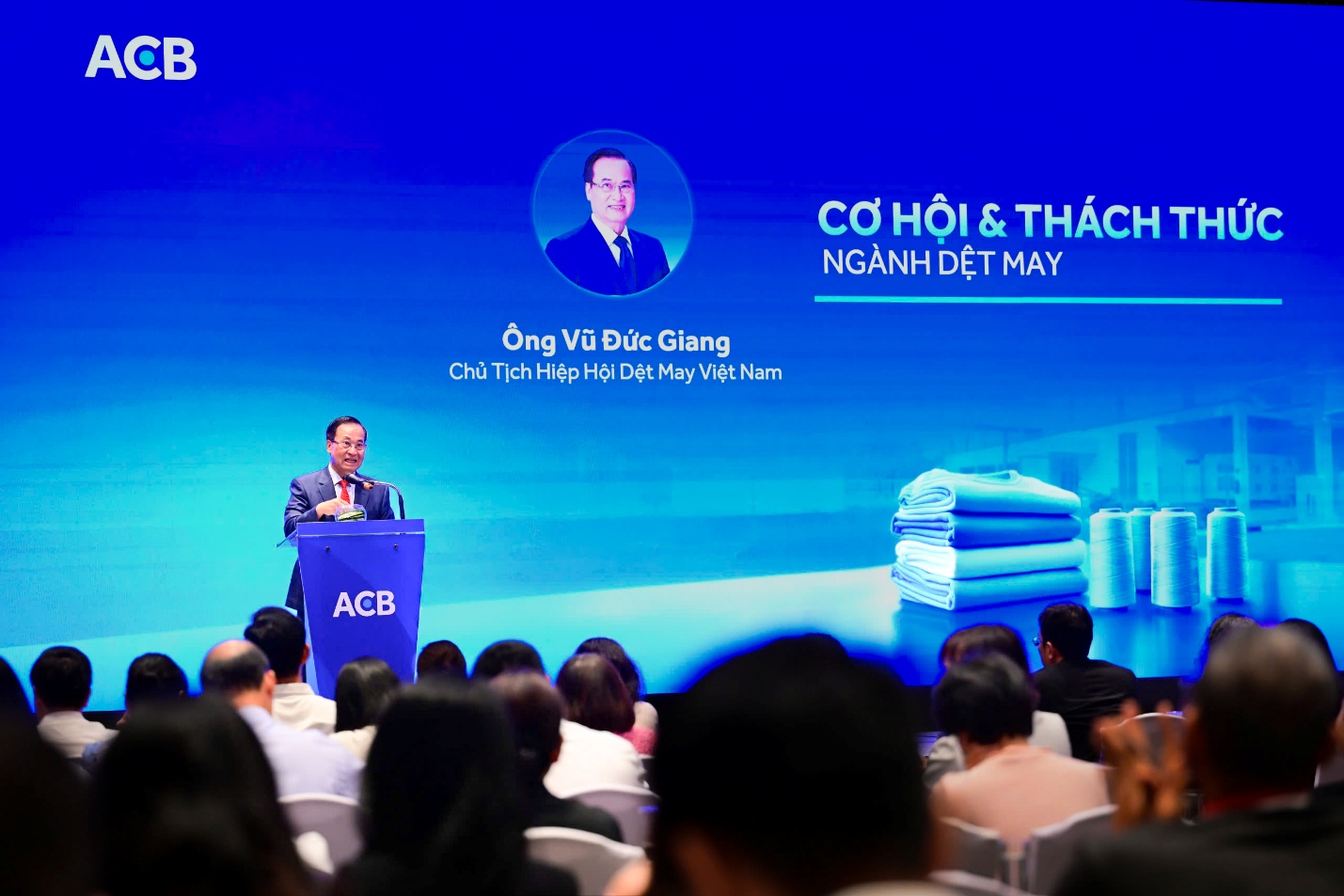 ACB khẳng định cam kết hỗ trợ doanh nghiệp tại “Hội nghị Ngành dệt may và chuỗi cung ứng – Giải pháp trong biến động” - Ảnh 2