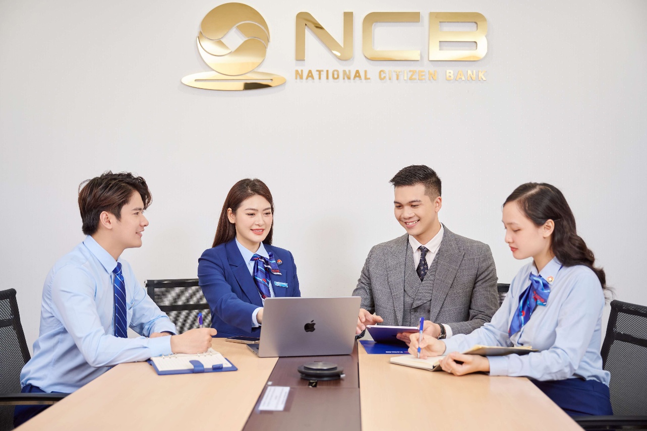 NCB nhận 3 giải thưởng quốc tế về công nghệ từ Global Banking & Finance Review - Ảnh 1