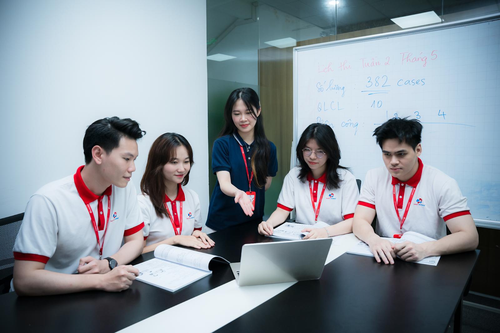 SunUni Academy tại Forbes 2025: Đào tạo tiếng Anh trực tuyến trong thời đại mới - Ảnh 3